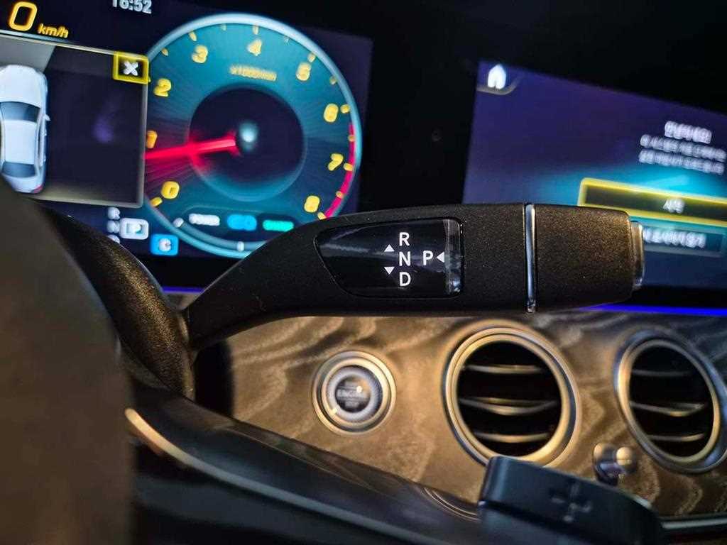 Mercedes Benz E class - Vista 11