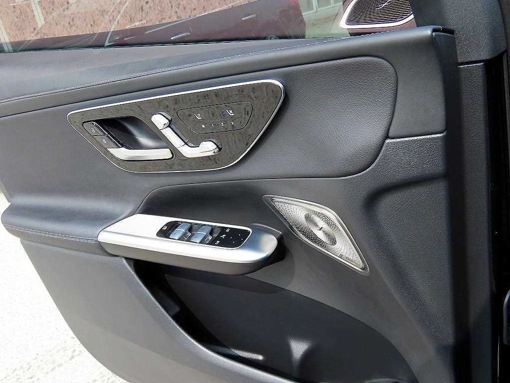 Mercedes Benz GLC Class - Vista 12