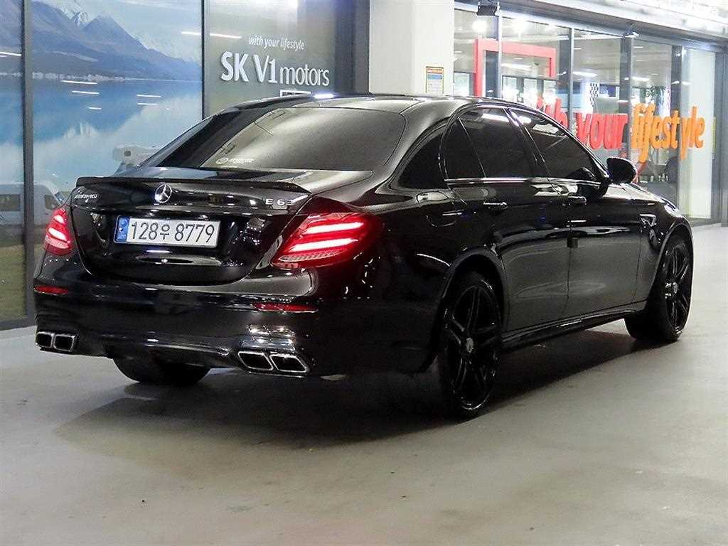 Mercedes Benz E class - Vista 4