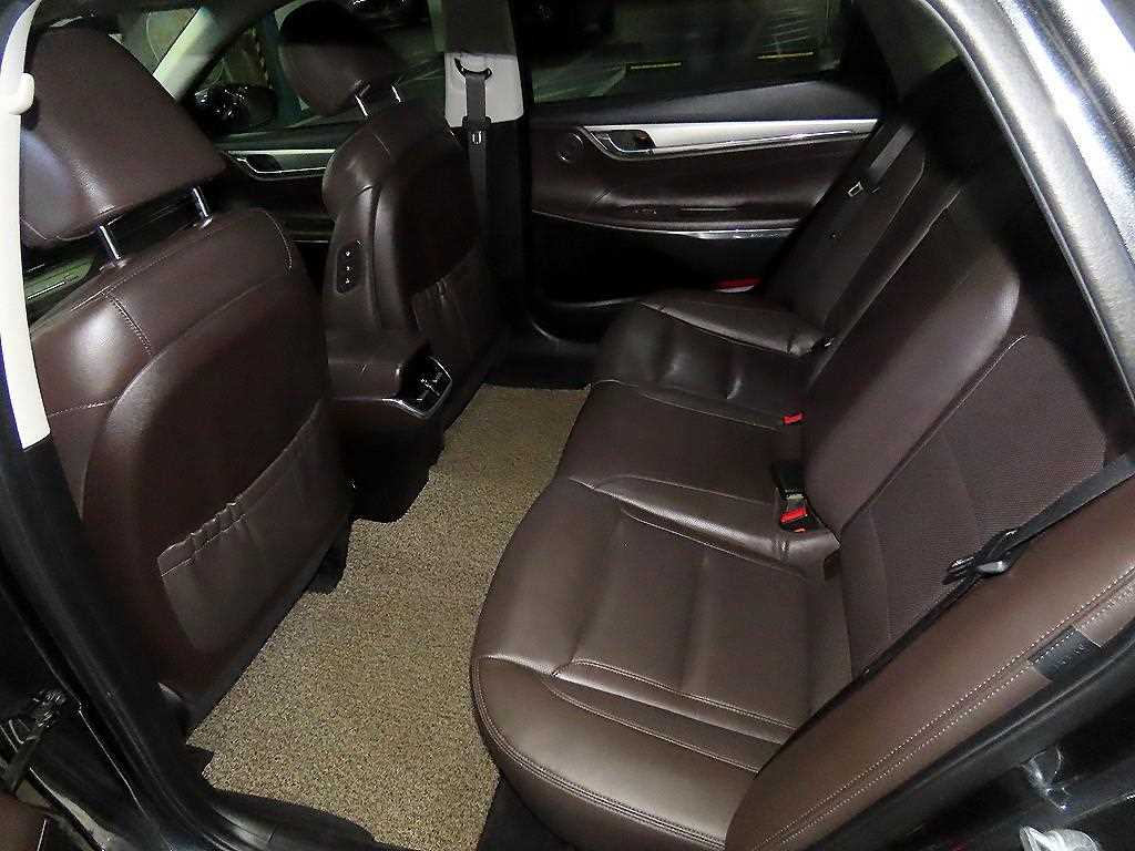 HYUNDAI Grandeur - Vista 7