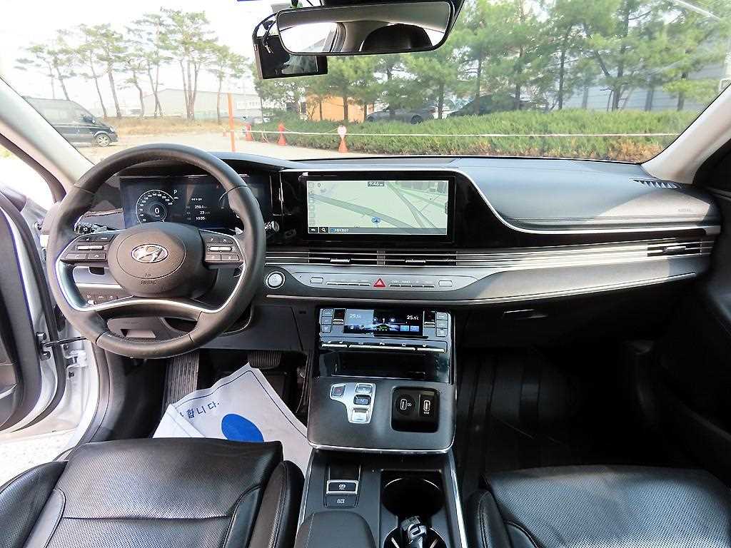 HYUNDAI Grandeur - Vista 7