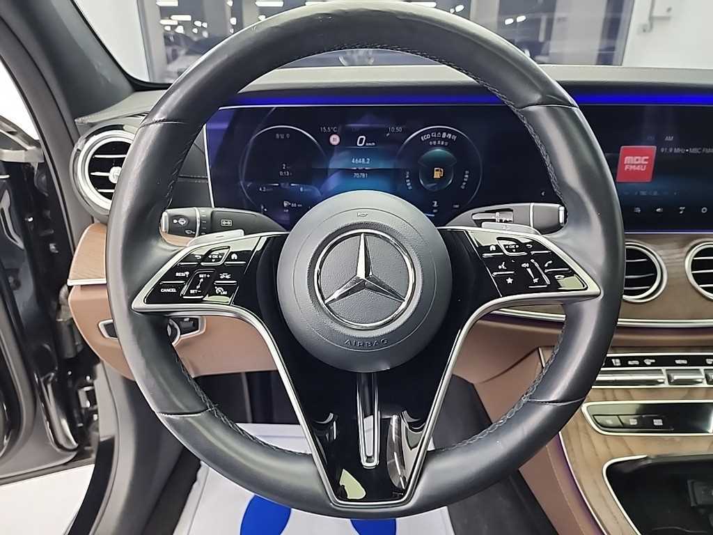 Mercedes Benz E class - Vista 9