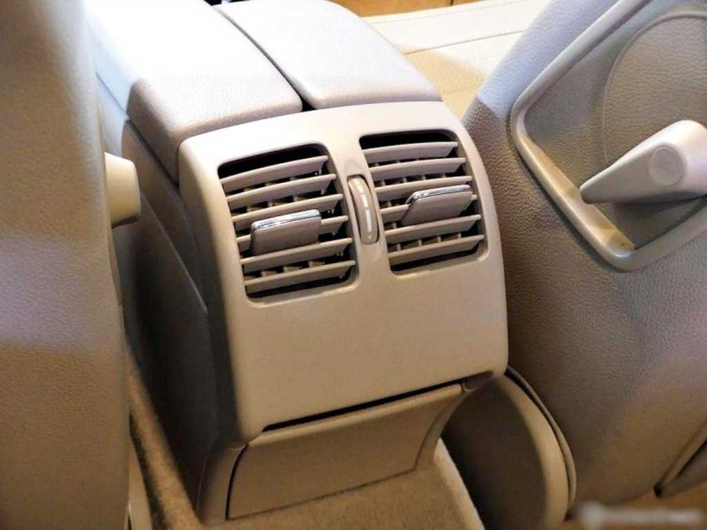 Mercedes Benz C Class 2010 Blanco - Importación desde Corea - HF Imports Iquique - Foto 16