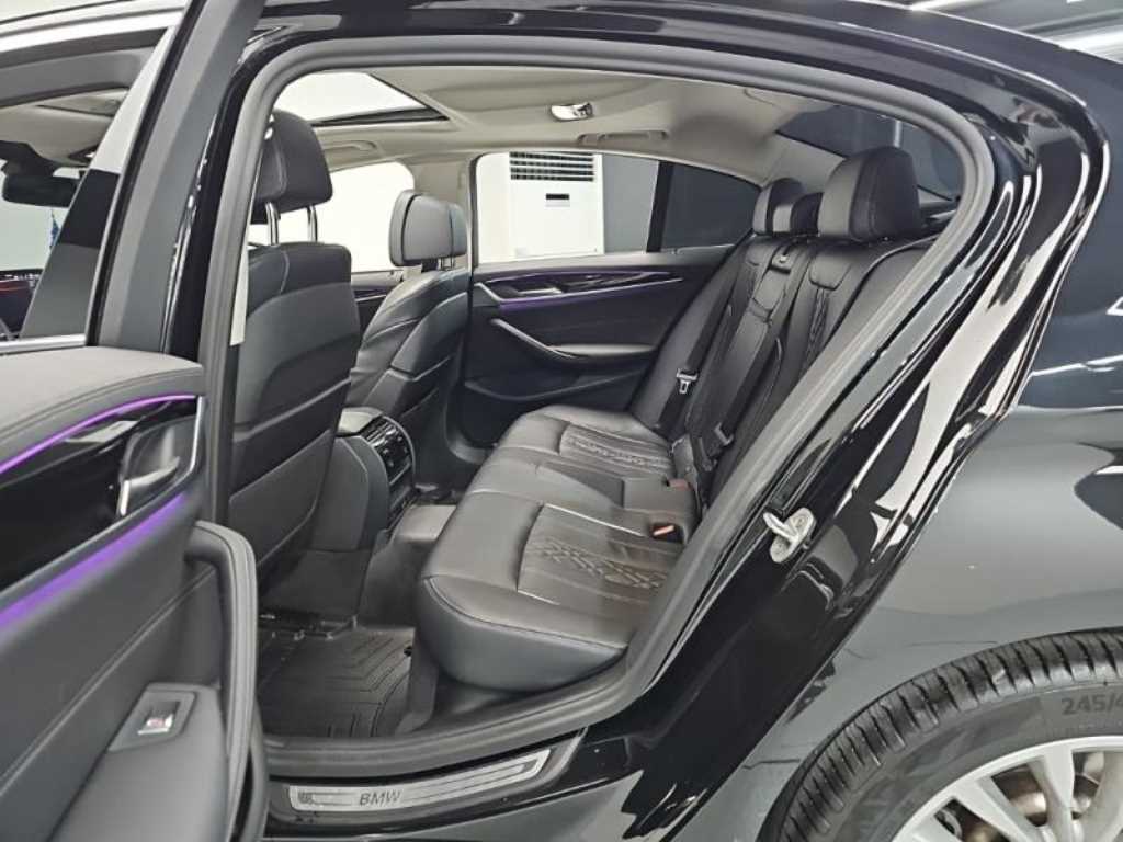 BMW 5 Series 2021 Negro - Importación desde Corea - HF Imports Iquique - Foto 19