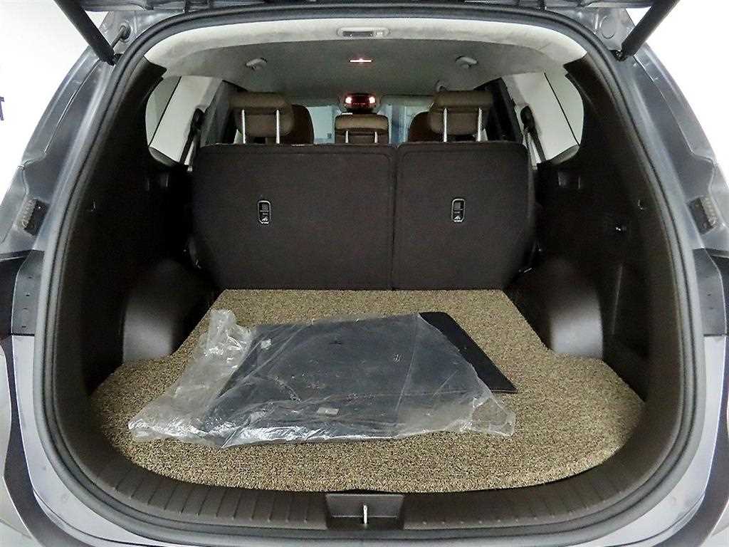 HYUNDAI Santa Fe - Vista 5