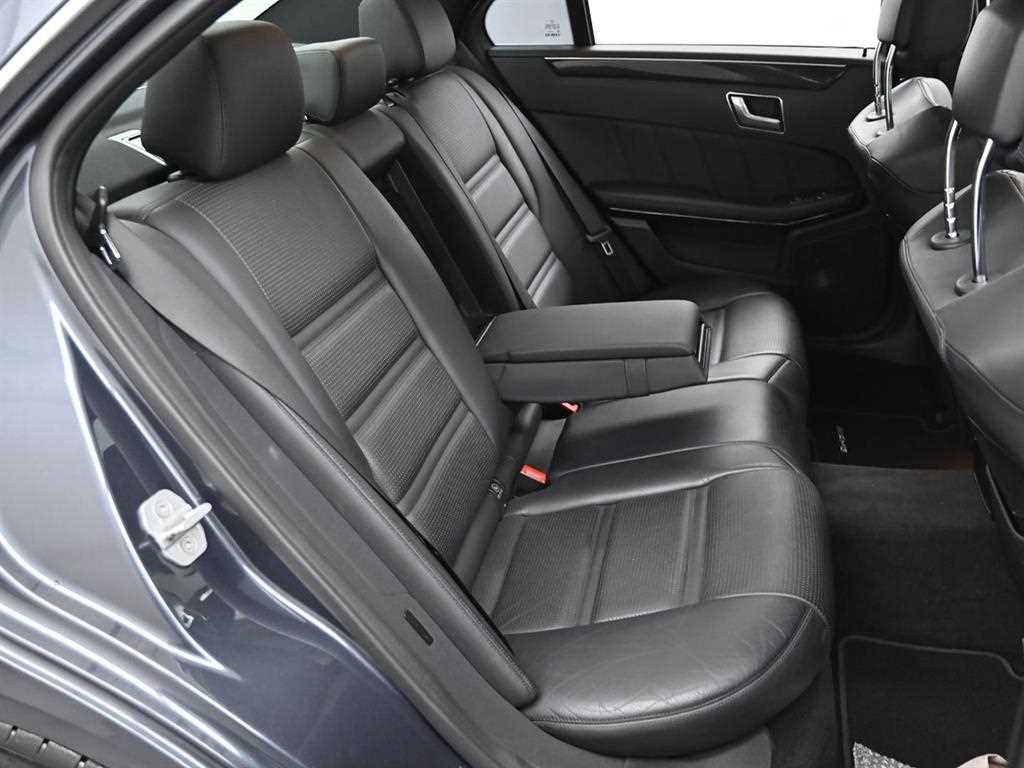 Mercedes Benz E class - Vista 12