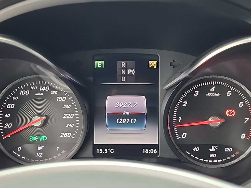 Mercedes Benz C Class - Vista 6