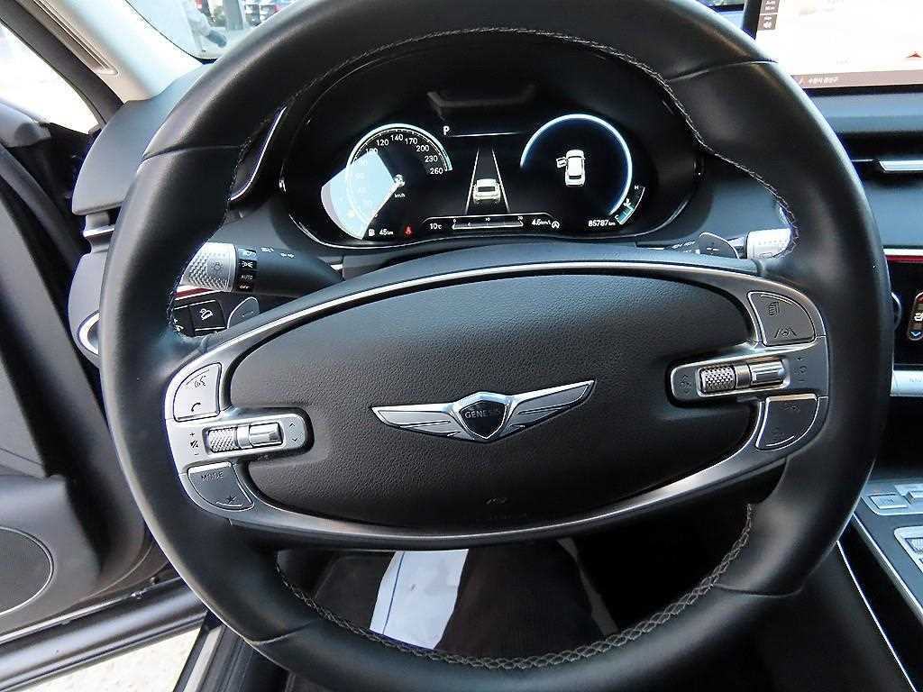 Genesis GV70 - Vista 8