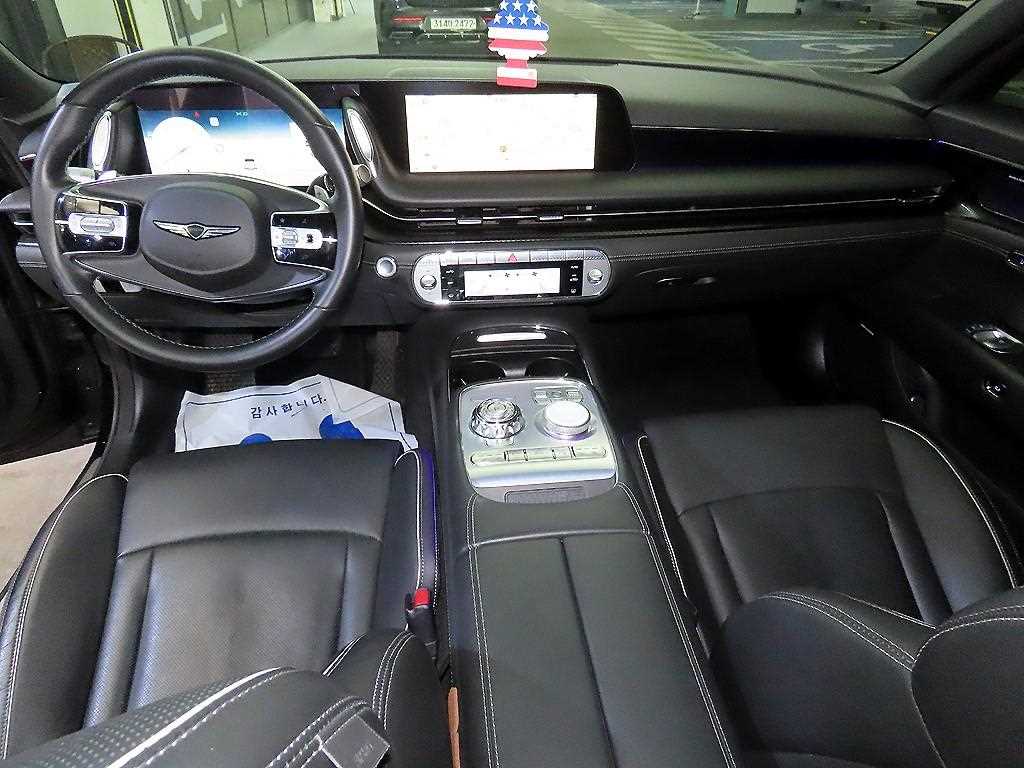 Genesis G90 - Vista 10