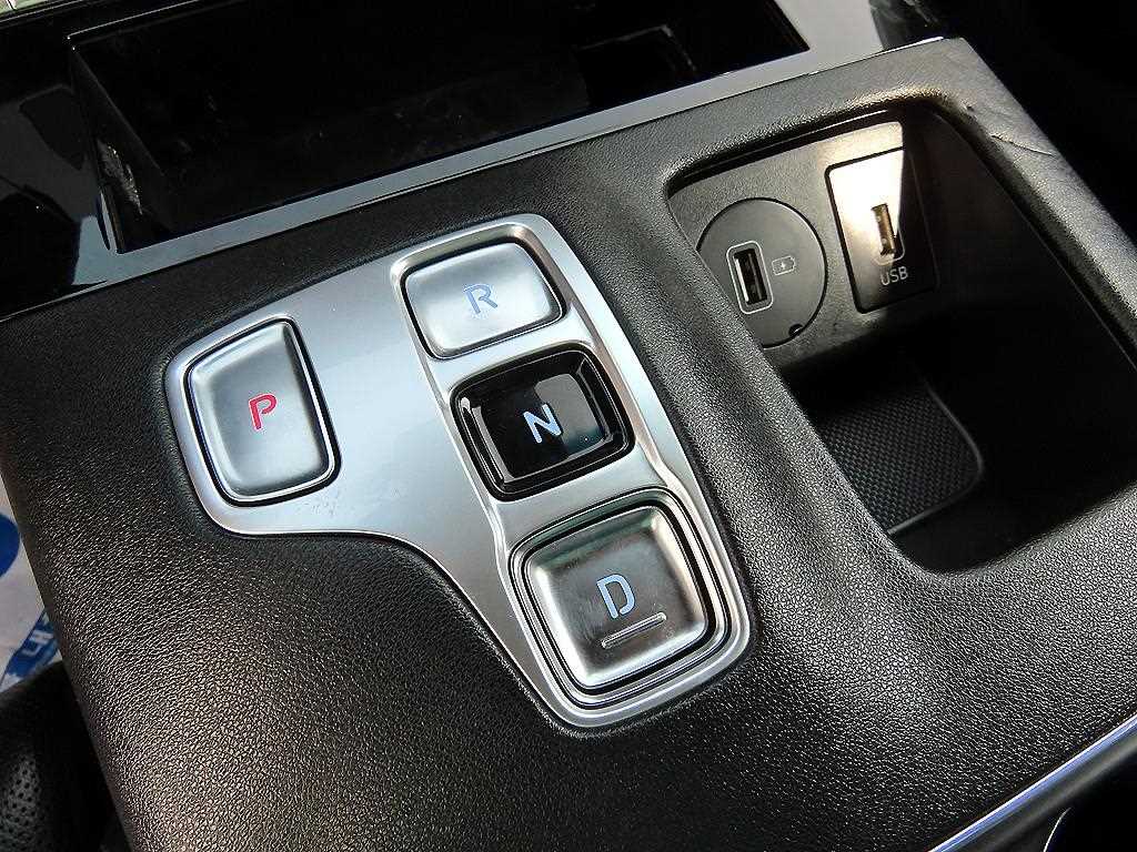 HYUNDAI Grandeur - Vista 10