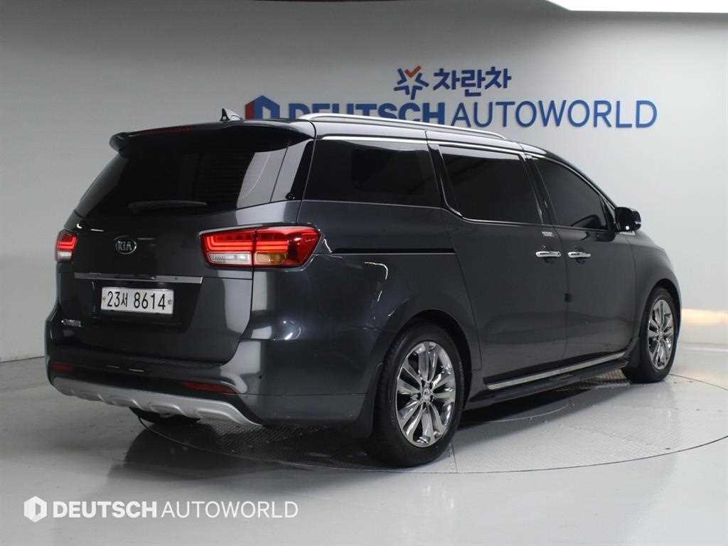 KIA Carnival - Vista 2