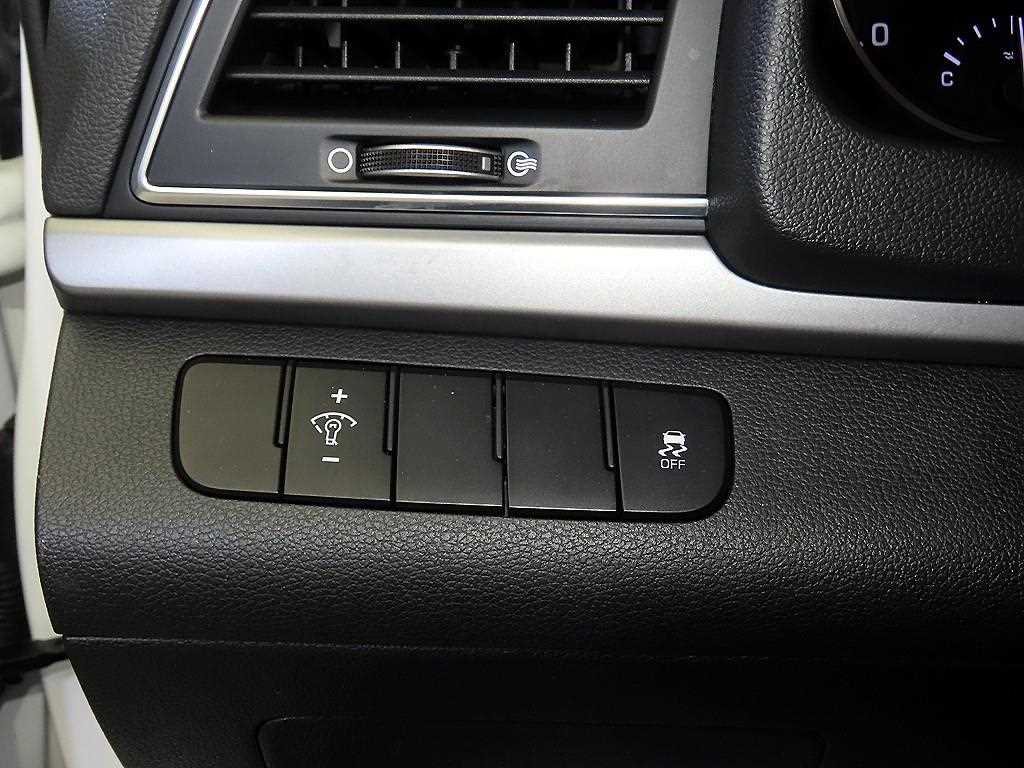 HYUNDAI Avante 2018 Blanco - Importación desde Corea - HF Imports Iquique - Foto 14