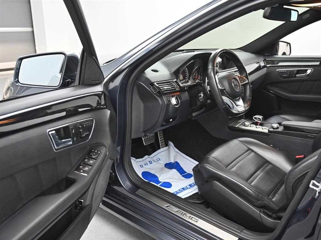 Mercedes Benz E class - Vista 11