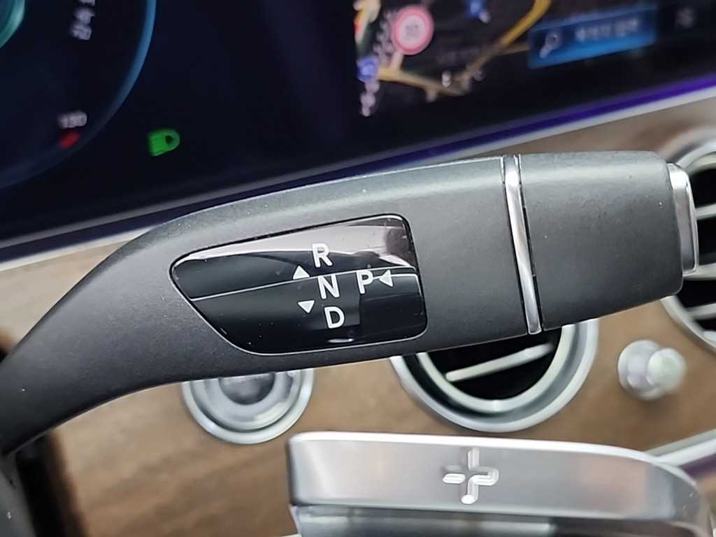 Mercedes Benz E class - Vista 8