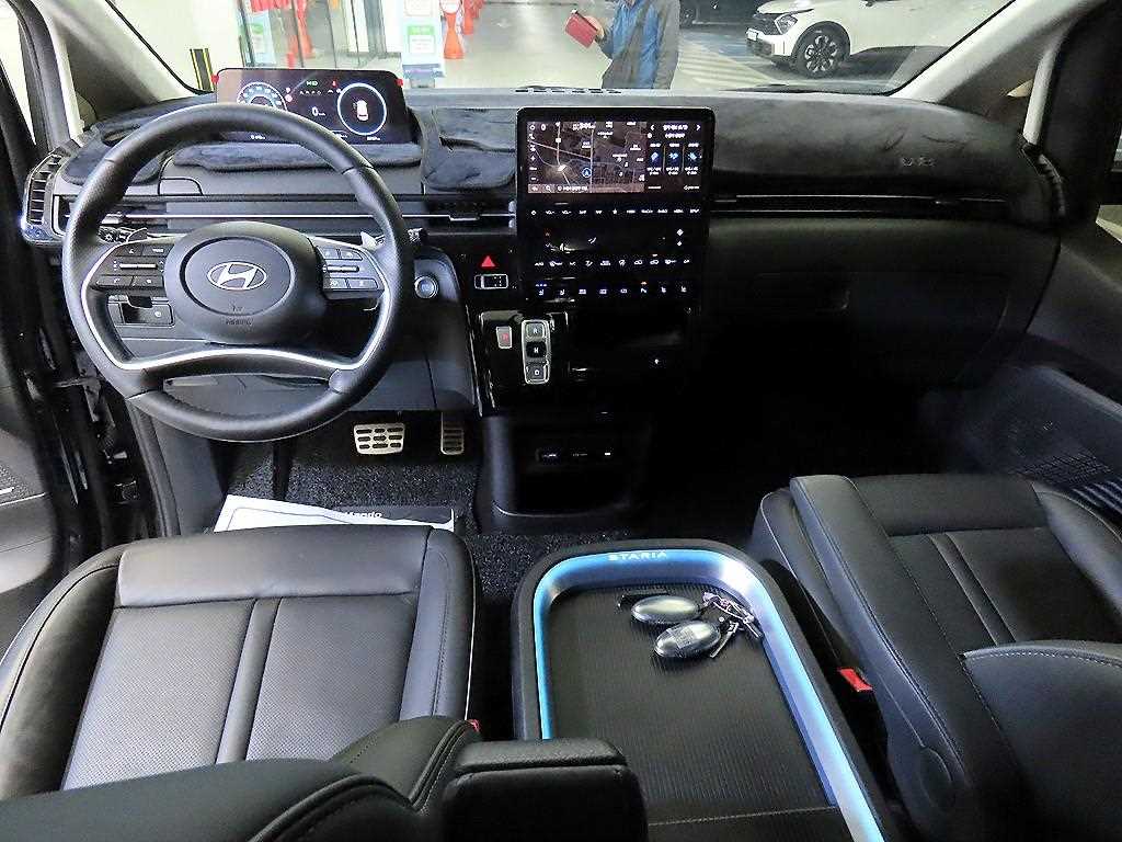 HYUNDAI Staria - Vista 11