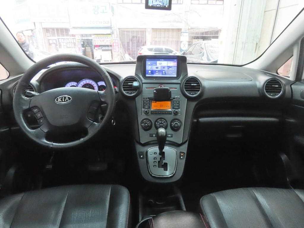 KIA Carens - Vista 7