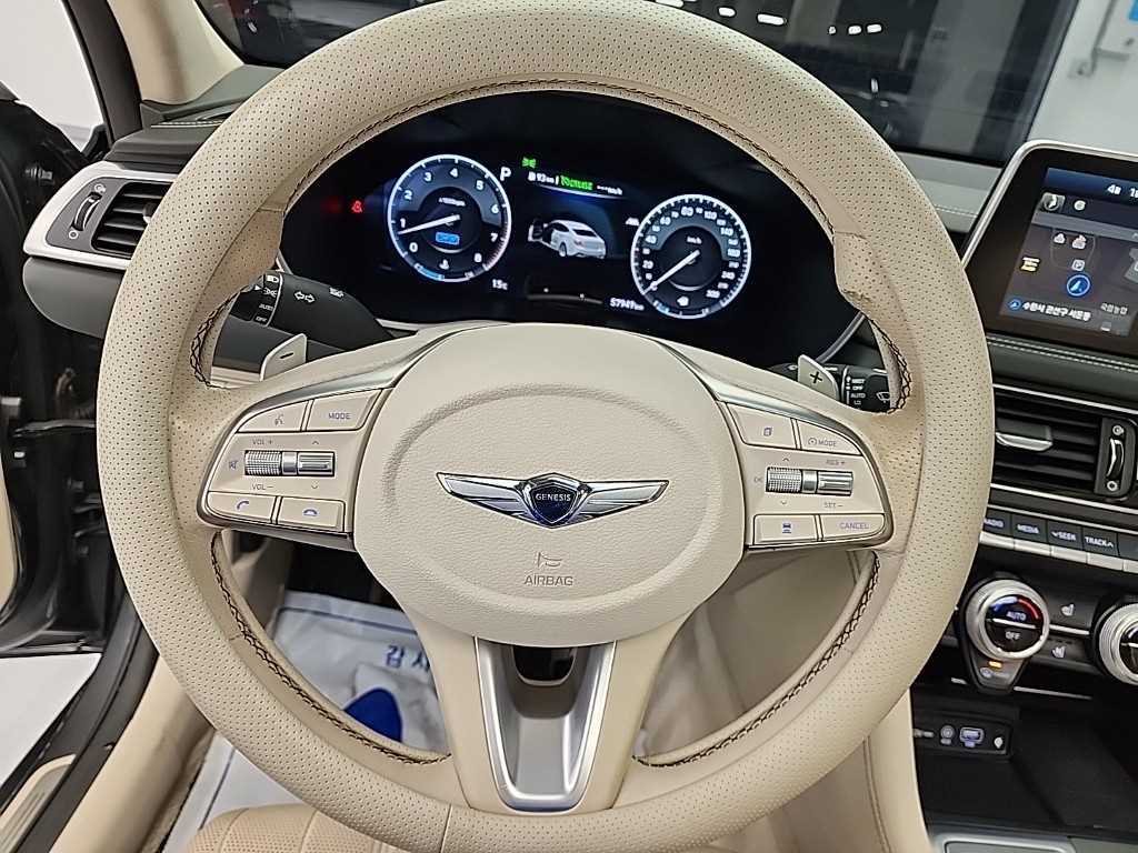 Genesis G70 - Vista 10