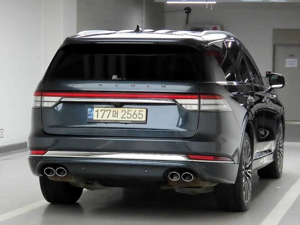 Lincoln Aviator - Vista 4