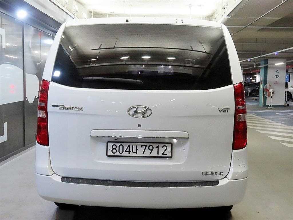 HYUNDAI Starex - Vista 5