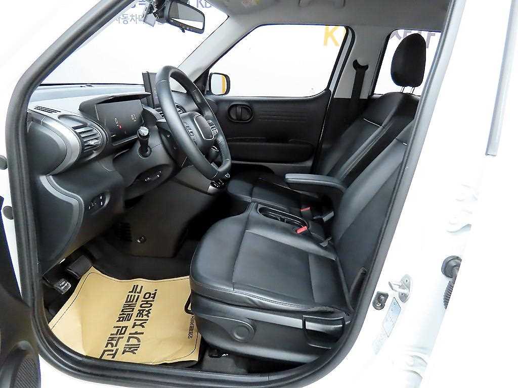 HYUNDAI Casper - Vista 5