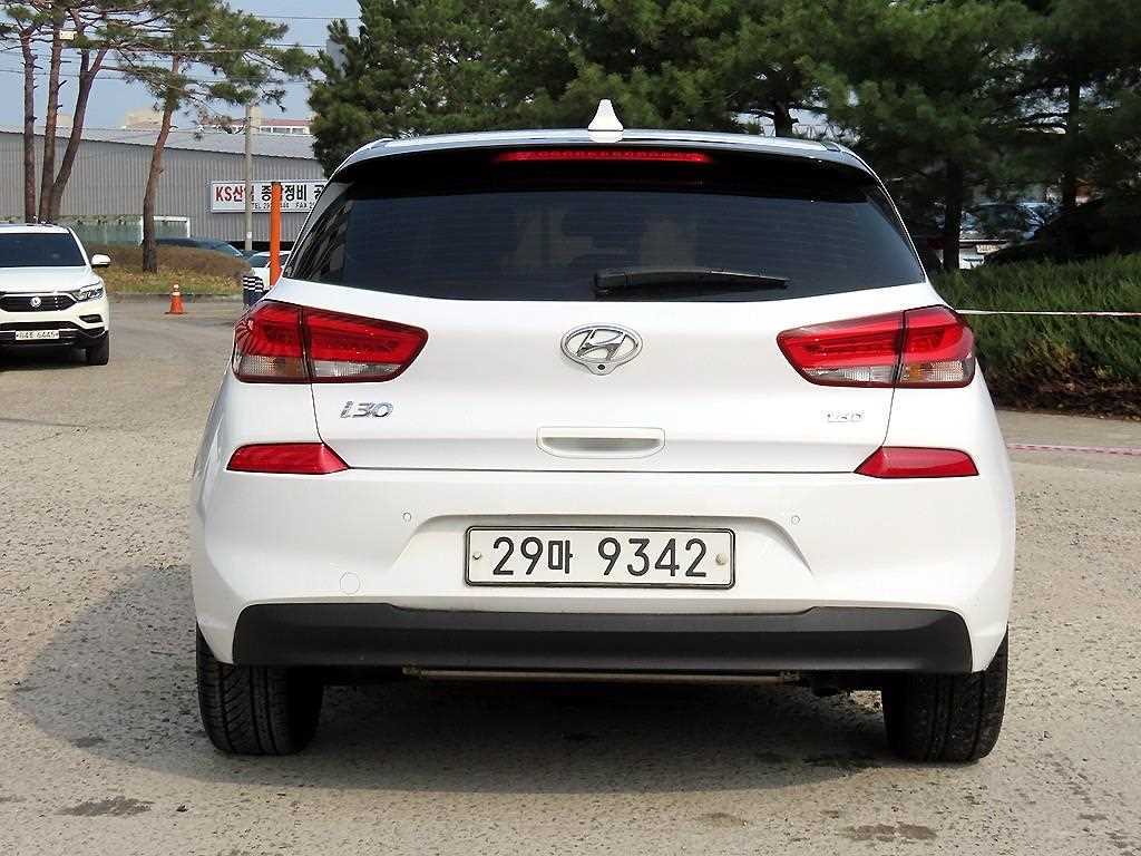 HYUNDAI i30 - Vista 4