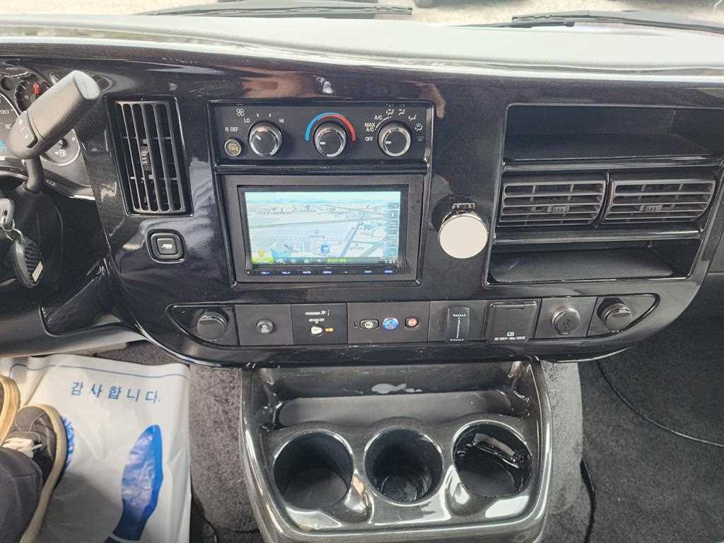 Chevrolet Express van 2018 Plateado - Importación desde Corea - HF Imports Iquique - Foto 17