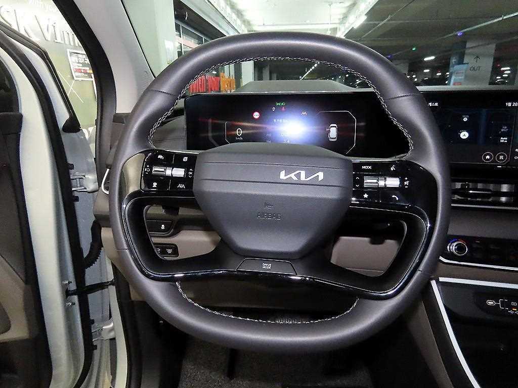 KIA Carnival - Vista 8