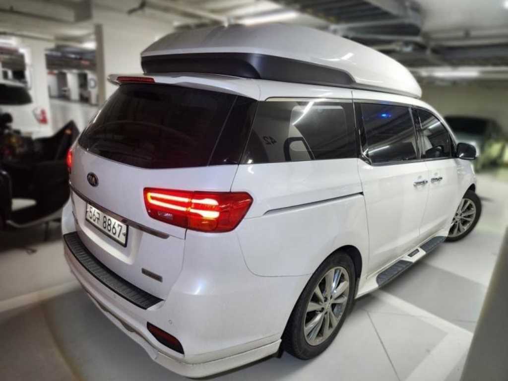 KIA Carnival - Vista 4