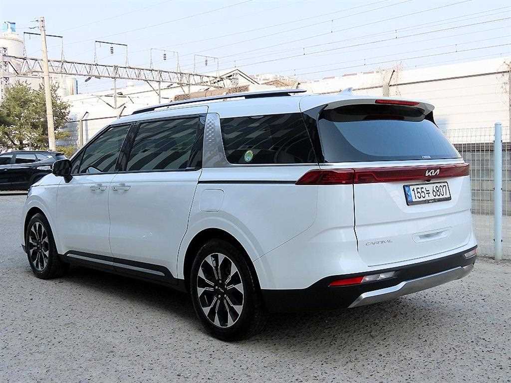 KIA Carnival - Vista 3