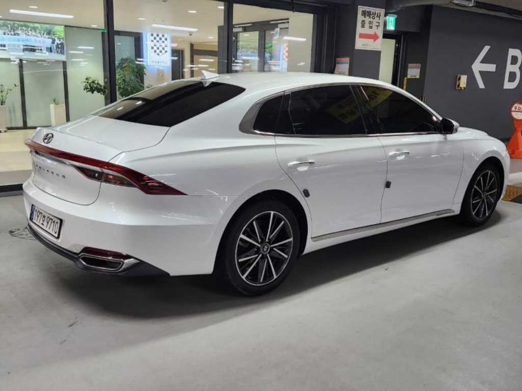 HYUNDAI Grandeur - Vista 4