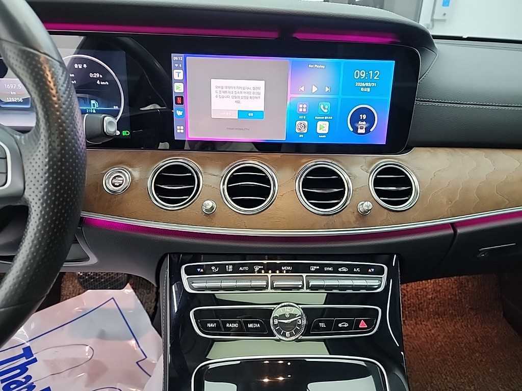 Mercedes Benz E class - Vista 10