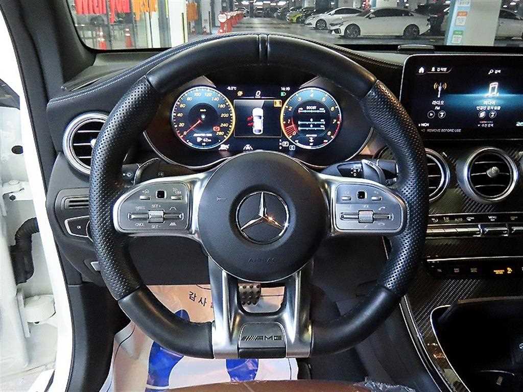 Mercedes Benz GLC Class - Vista 8