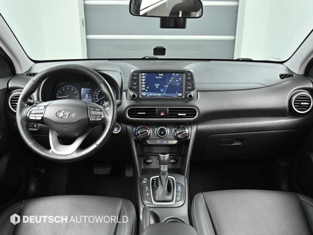 HYUNDAI Kona - Vista 7