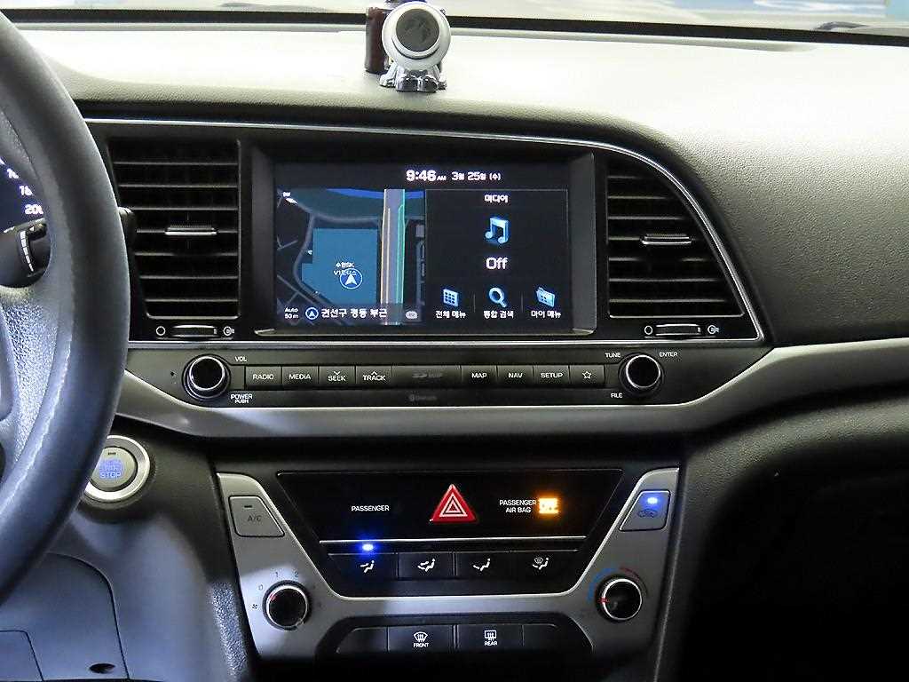 HYUNDAI Avante - Vista 11