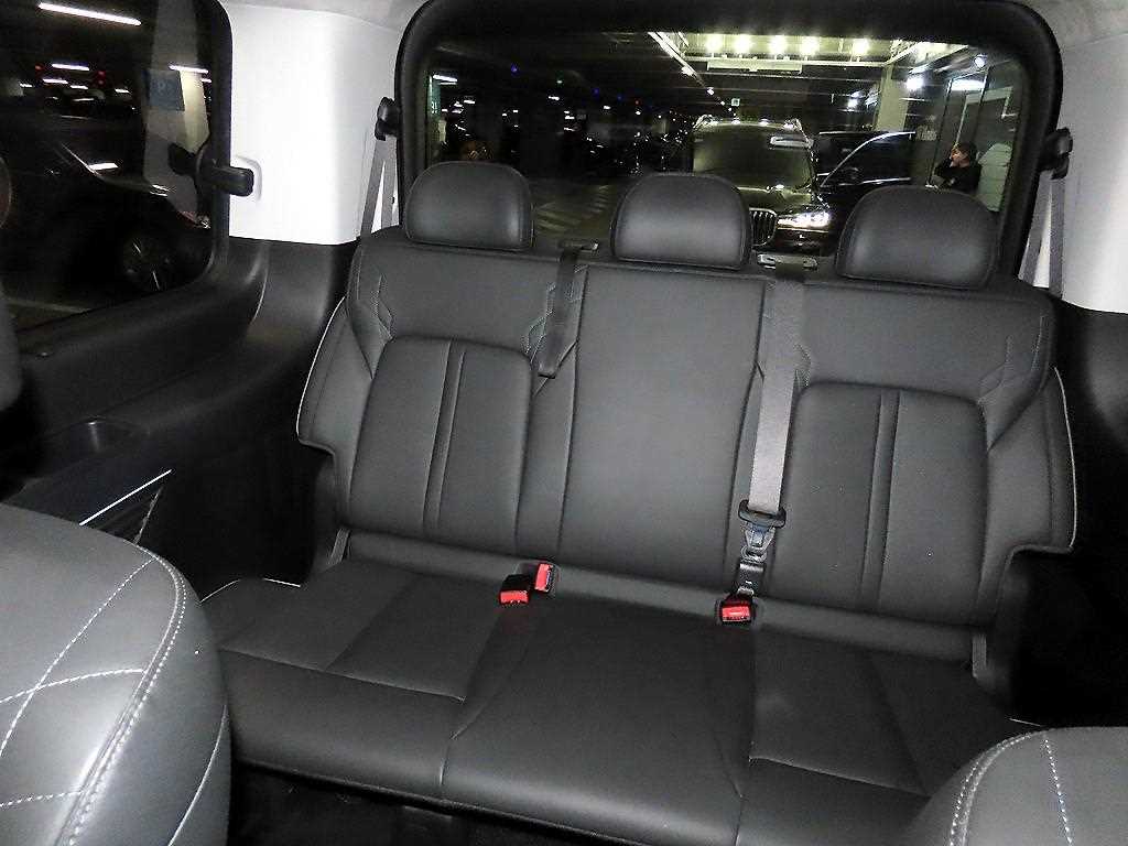 HYUNDAI Staria - Vista 8