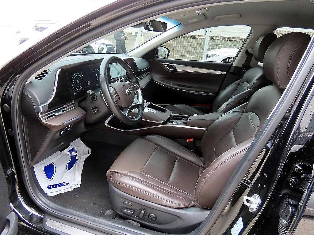 HYUNDAI Grandeur - Vista 5
