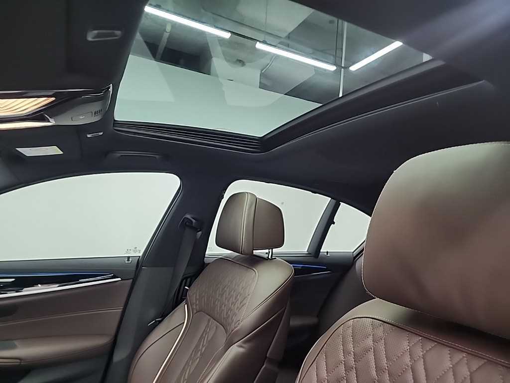 BMW 5 Series 2022 Negro - Importación desde Corea - HF Imports Iquique - Foto 14