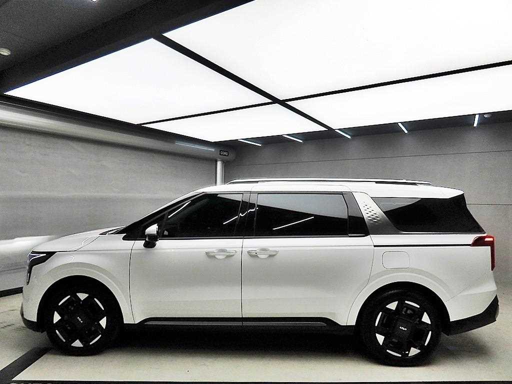 KIA Carnival - Vista 4