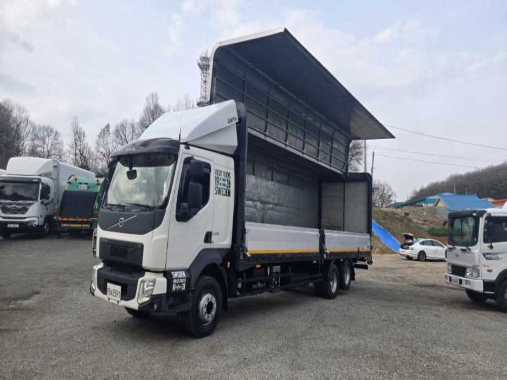 medium and large cargo truck - Vista 4