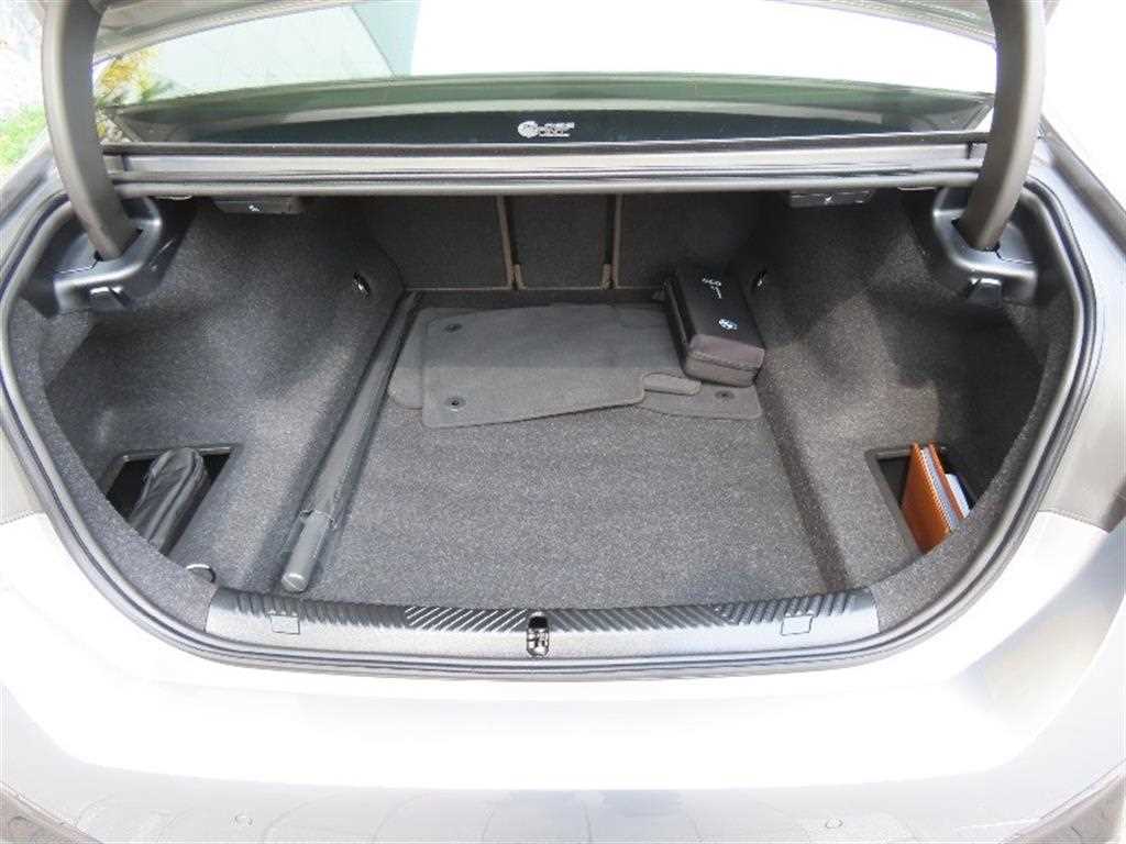 BMW 5 Series 2025 Gris - Importación desde Corea - HF Imports Iquique - Foto 18