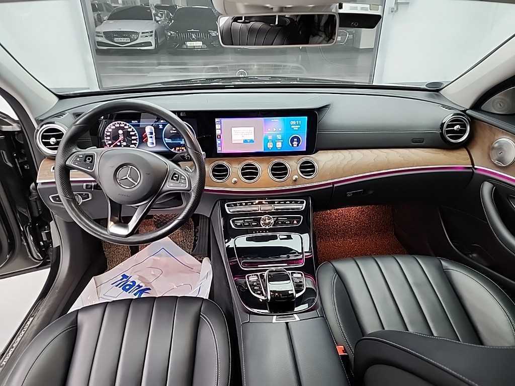 Mercedes Benz E class - Vista 7