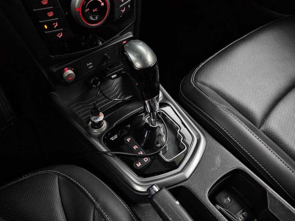 Ssangyong Tivoli - Vista 9