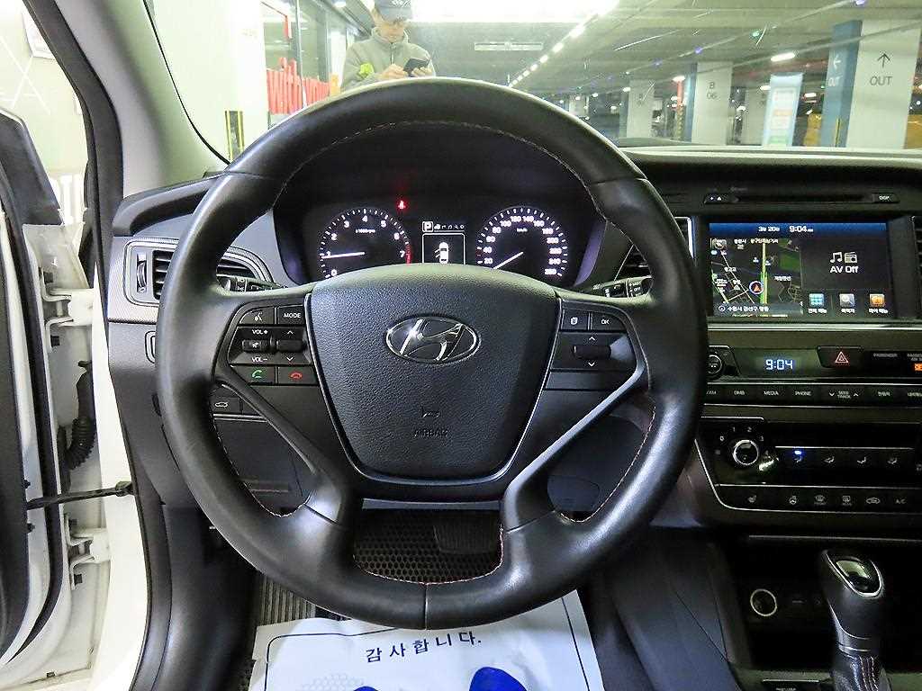 HYUNDAI Sonata - Vista 8