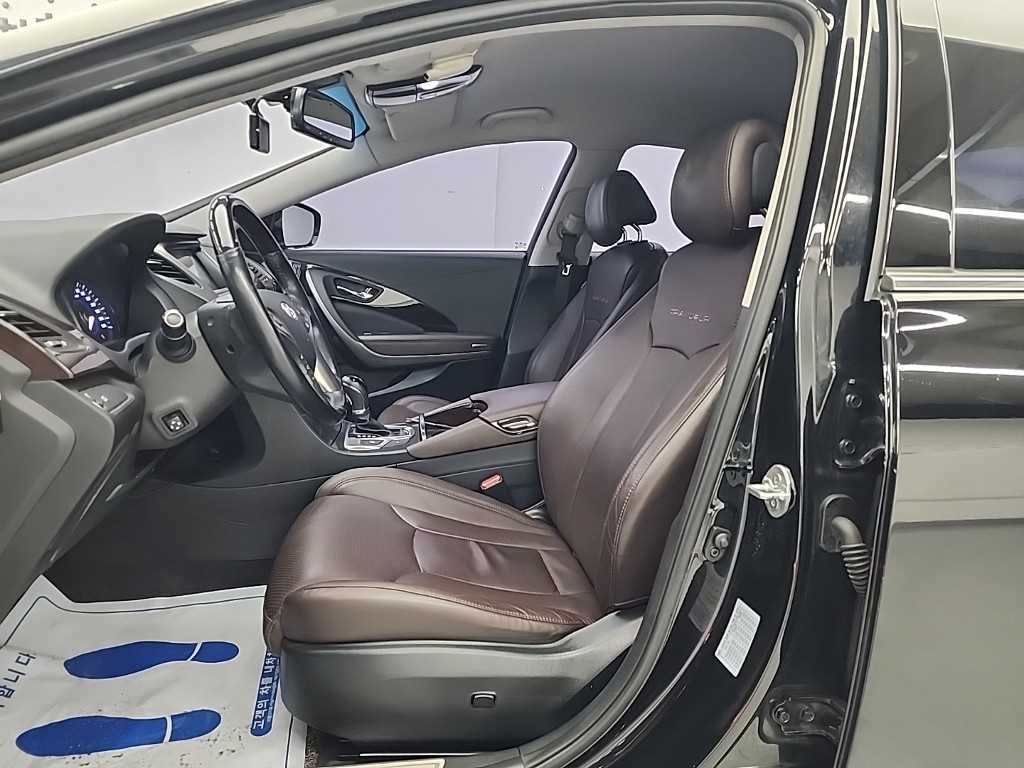 HYUNDAI Grandeur - Vista 11