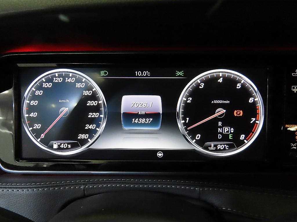 Mercedes Benz S Class - Vista 9