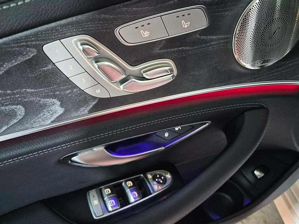 Mercedes Benz E class - Vista 12