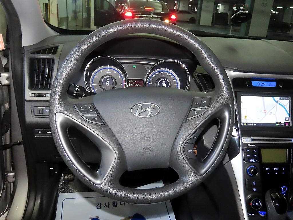 HYUNDAI Sonata - Vista 8
