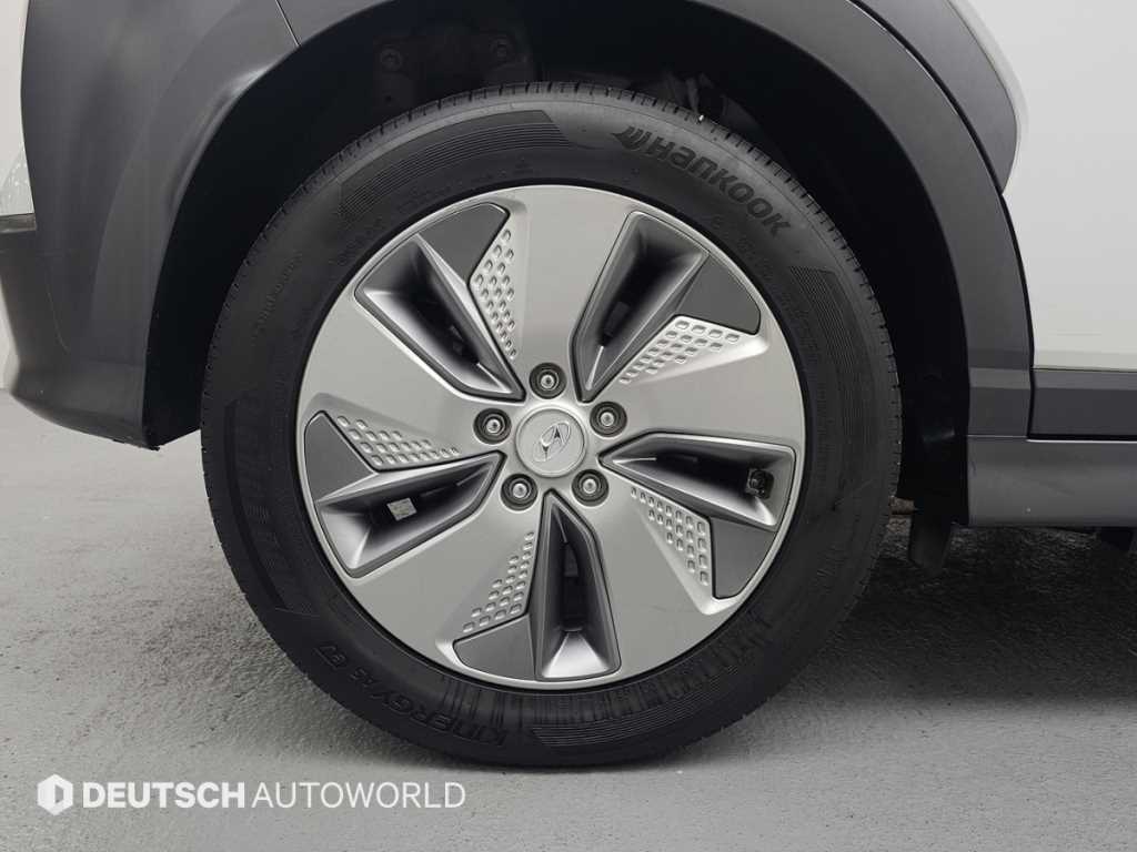 HYUNDAI Kona - Vista 5