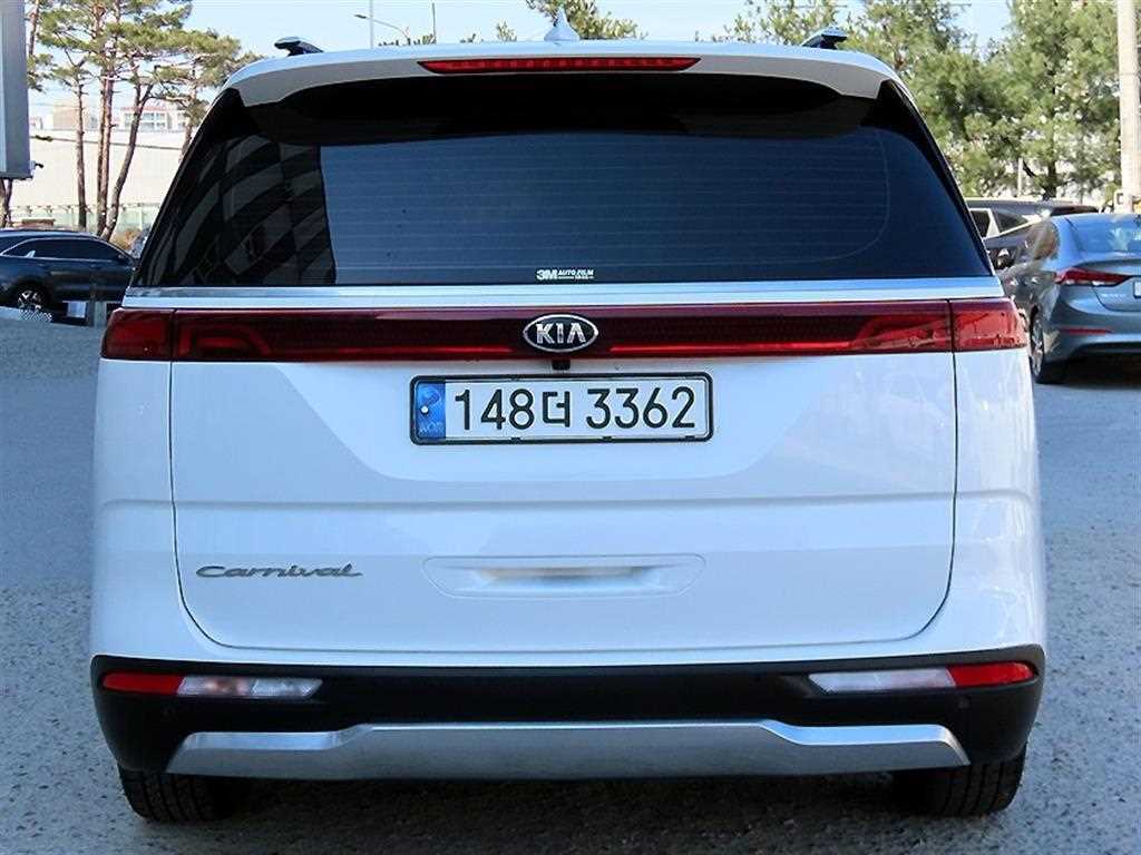 KIA Carnival - Vista 4