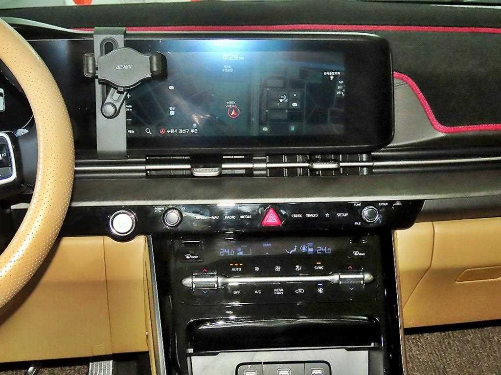 KIA Carnival - Vista 11